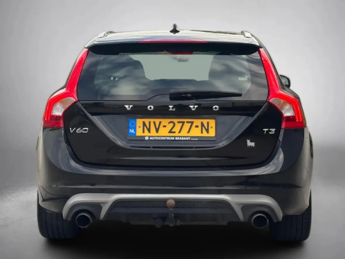 1.5 T3 Nordic+ R-Design (NL-auto, Goed OndH, Navi, StoelV, Trekhaak, Cruise Con, Climate Con, Etc)