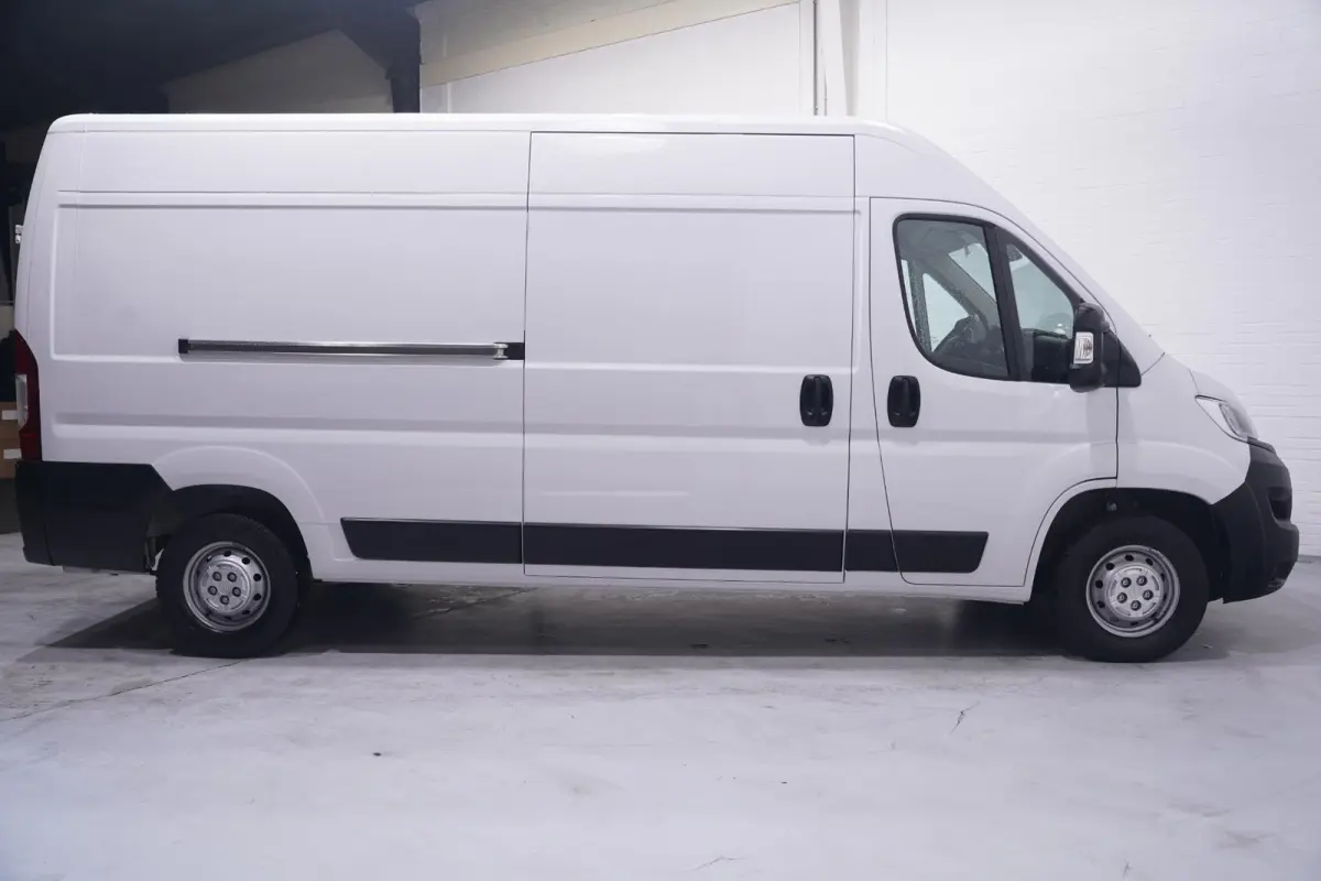 2.2D 140 pk L3H2 Airco ECC, Navi, Camera Laadruimte Pakket, PDC achter, 3-Zits