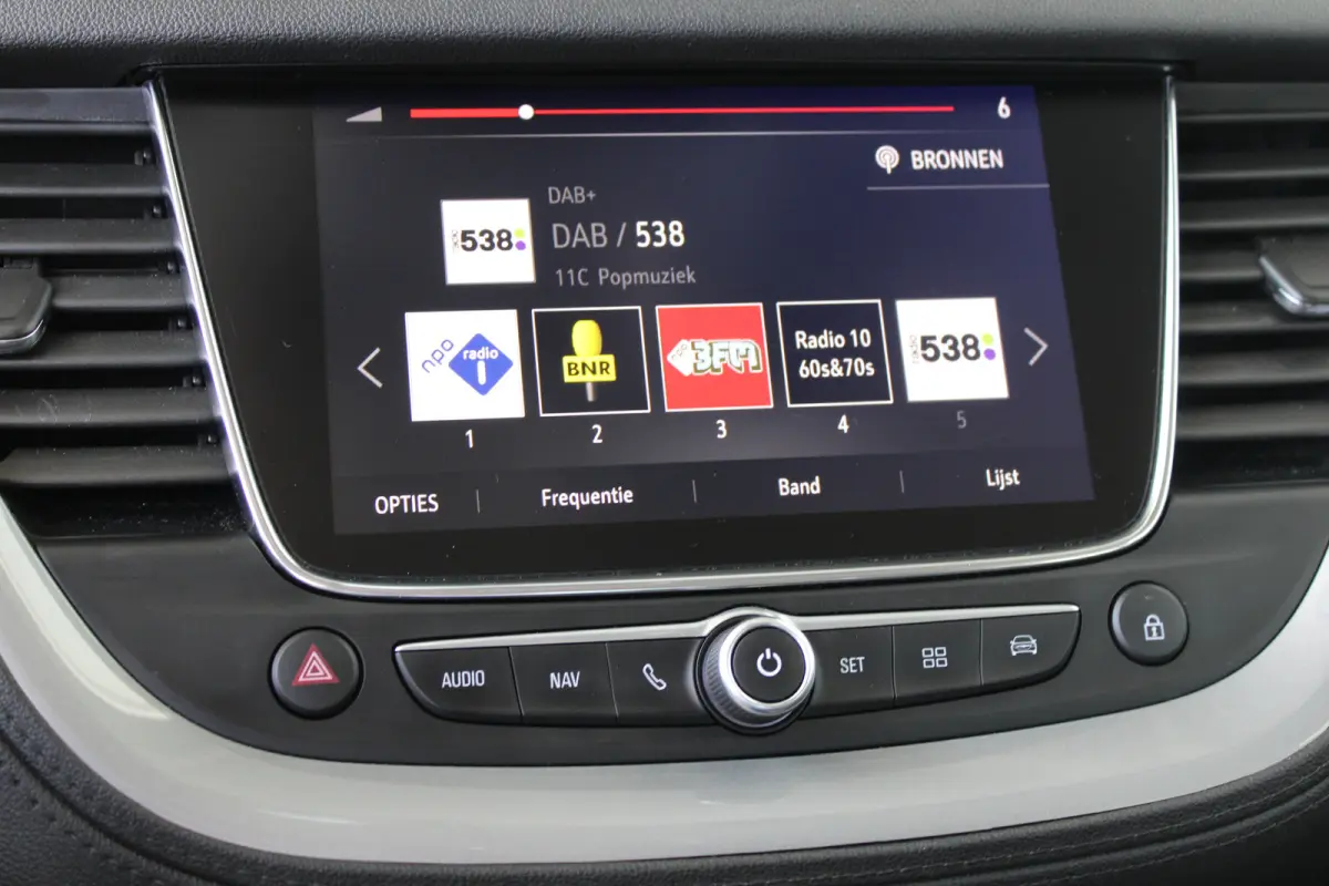 1.2 Turbo Online Edition | Parkeersensoren voor & achter | Navigatiesysteem | Apple carplay & Android auto |