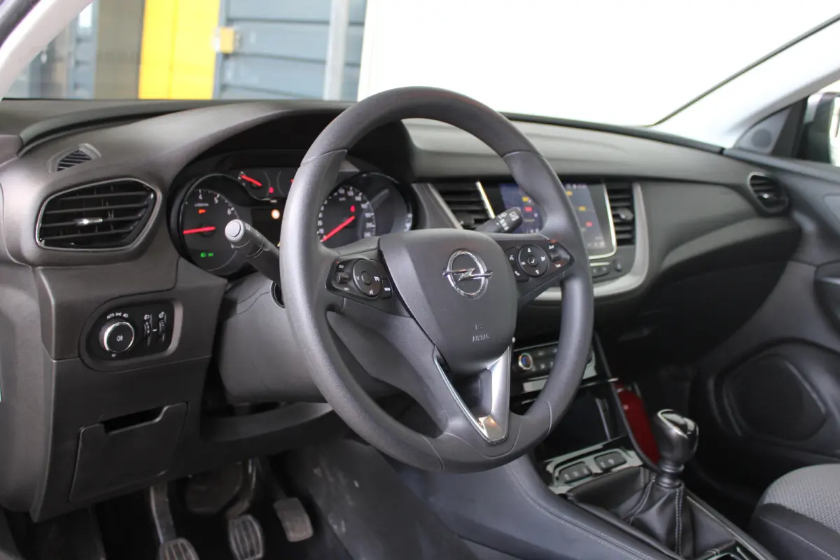 1.2 Turbo Online Edition | Parkeersensoren voor & achter | Navigatiesysteem | Apple carplay & Android auto |