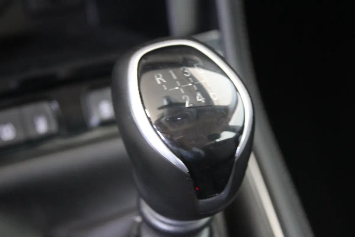 1.2 Turbo Online Edition | Parkeersensoren voor & achter | Navigatiesysteem | Apple carplay & Android auto |