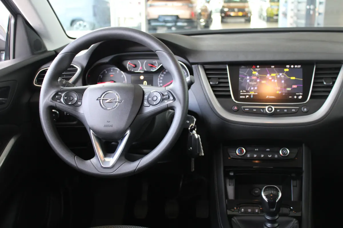 1.2 Turbo Online Edition | Parkeersensoren voor & achter | Navigatiesysteem | Apple carplay & Android auto |