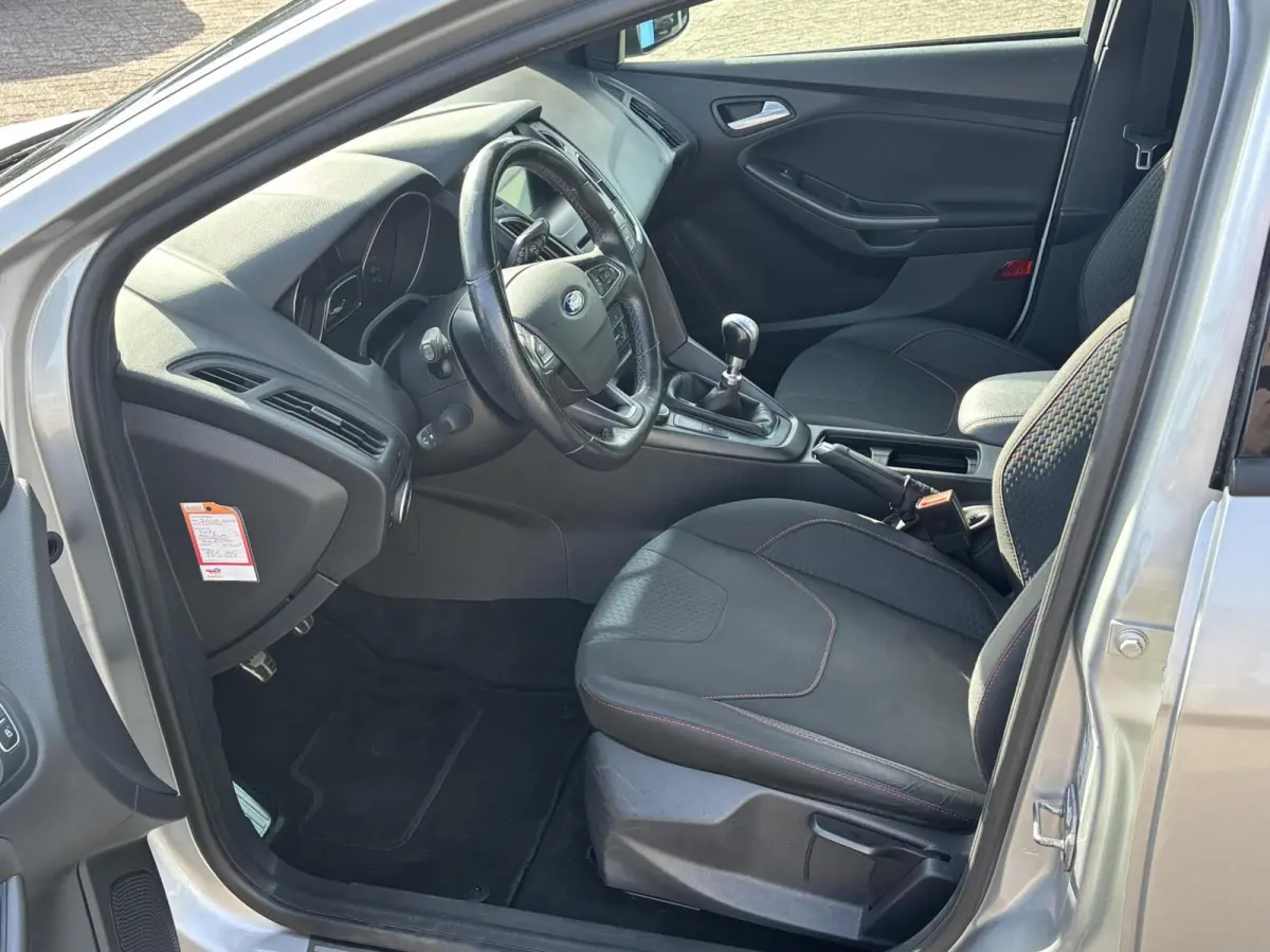 1.0 ST-Line 125PK Distributieriem is Vervangen!! Afn. Trekhaak Winterpack Camera Cruise Carplay-Navi Privacy Glass *Sportief*
