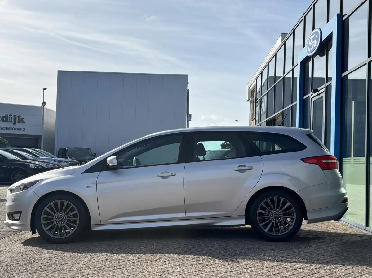 1.0 ST-Line 125PK Distributieriem is Vervangen!! Afn. Trekhaak Winterpack Camera Cruise Carplay-Navi Privacy Glass *Sportief*
