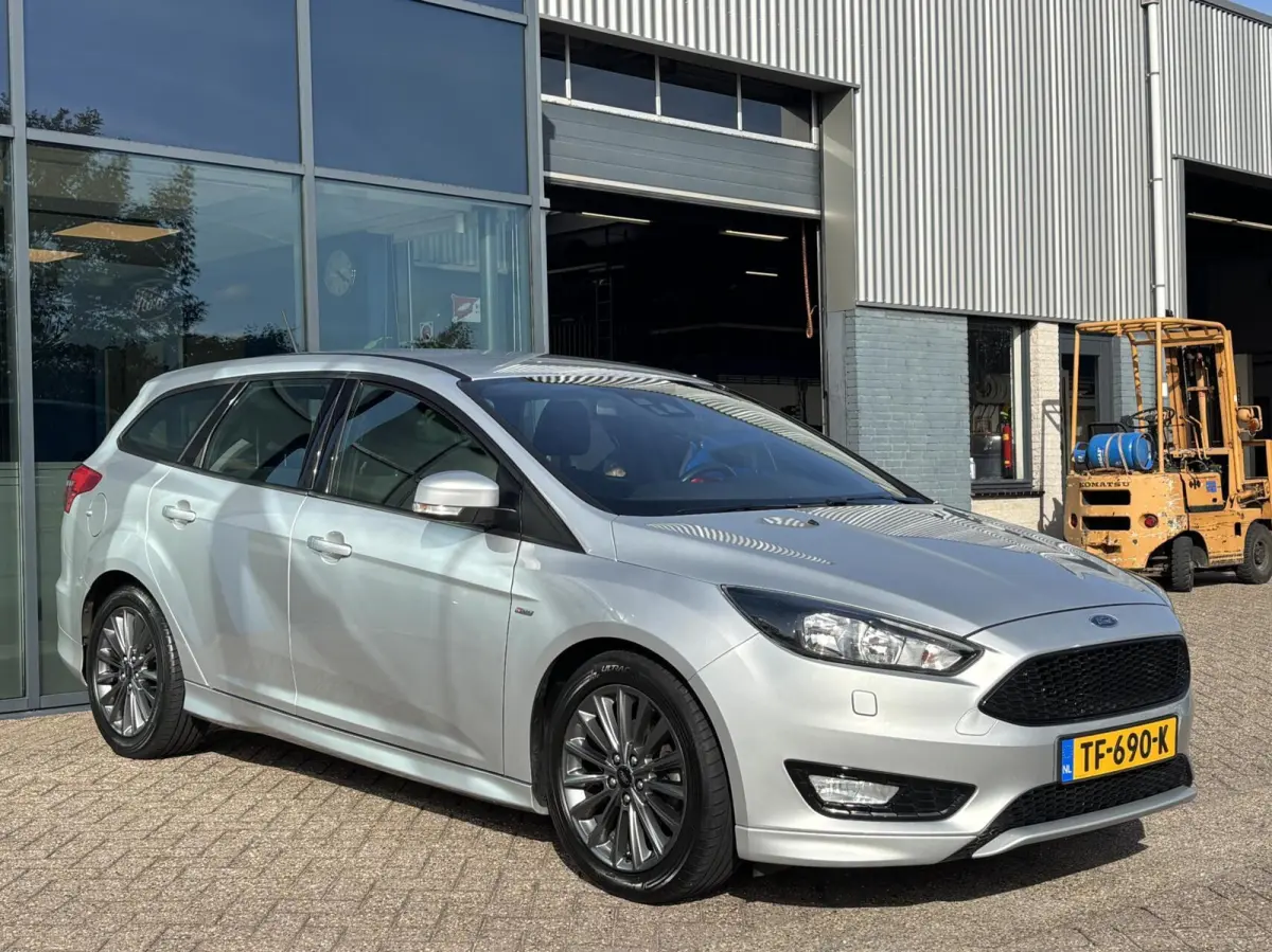 1.0 ST-Line 125PK Distributieriem is Vervangen!! Afn. Trekhaak Winterpack Camera Cruise Carplay-Navi Privacy Glass *Sportief*