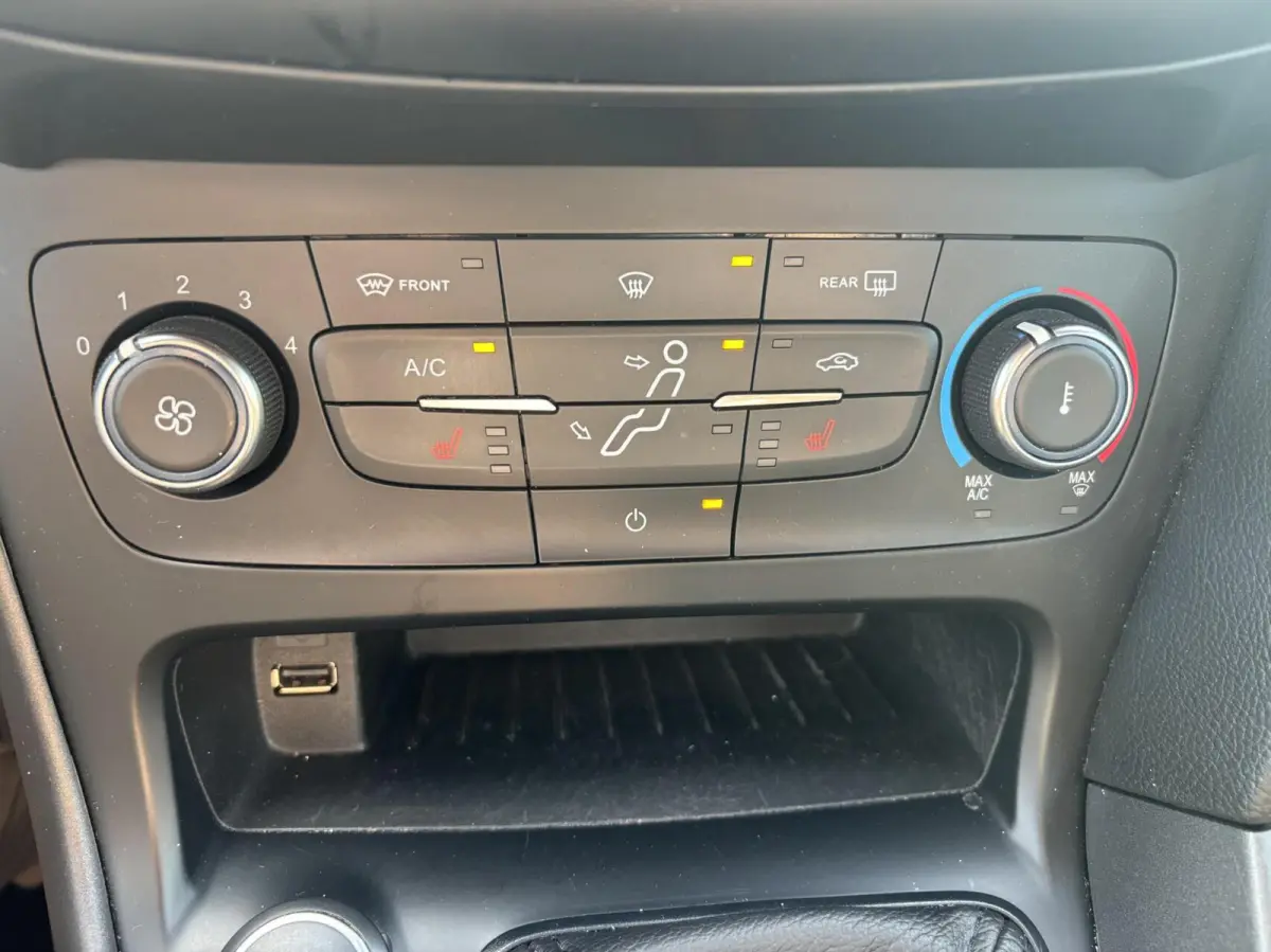 1.0 ST-Line 125PK Distributieriem is Vervangen!! Afn. Trekhaak Winterpack Camera Cruise Carplay-Navi Privacy Glass *Sportief*