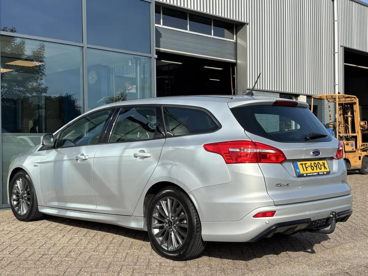 1.0 ST-Line 125PK Distributieriem is Vervangen!! Afn. Trekhaak Winterpack Camera Cruise Carplay-Navi Privacy Glass *Sportief*