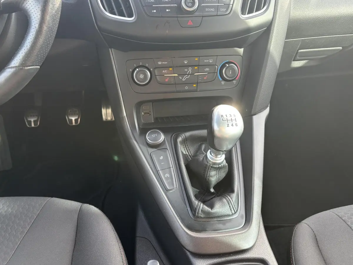 1.0 ST-Line 125PK Distributieriem is Vervangen!! Afn. Trekhaak Winterpack Camera Cruise Carplay-Navi Privacy Glass *Sportief*
