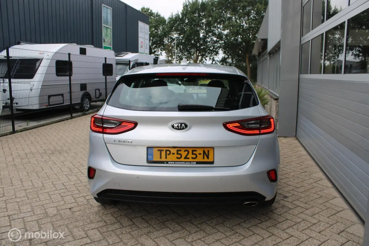 1.0 T-GDi DynamicLine 1e Eig NL Auto | 60.323 KM | Boekjes.