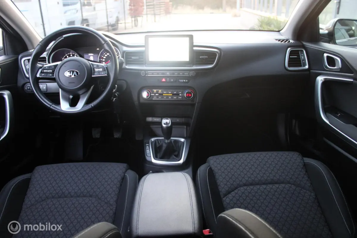 1.0 T-GDi DynamicLine 1e Eig NL Auto | 60.323 KM | Boekjes.
