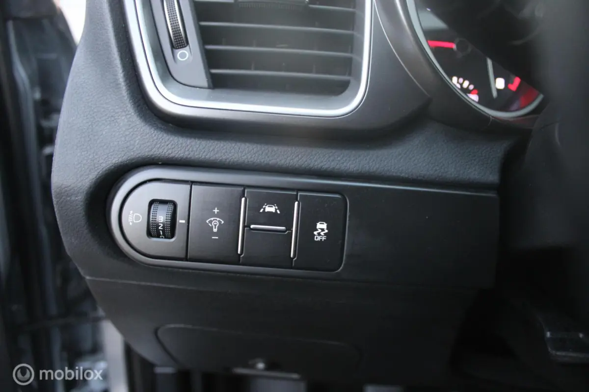 1.0 T-GDi DynamicLine 1e Eig NL Auto | 60.323 KM | Boekjes.