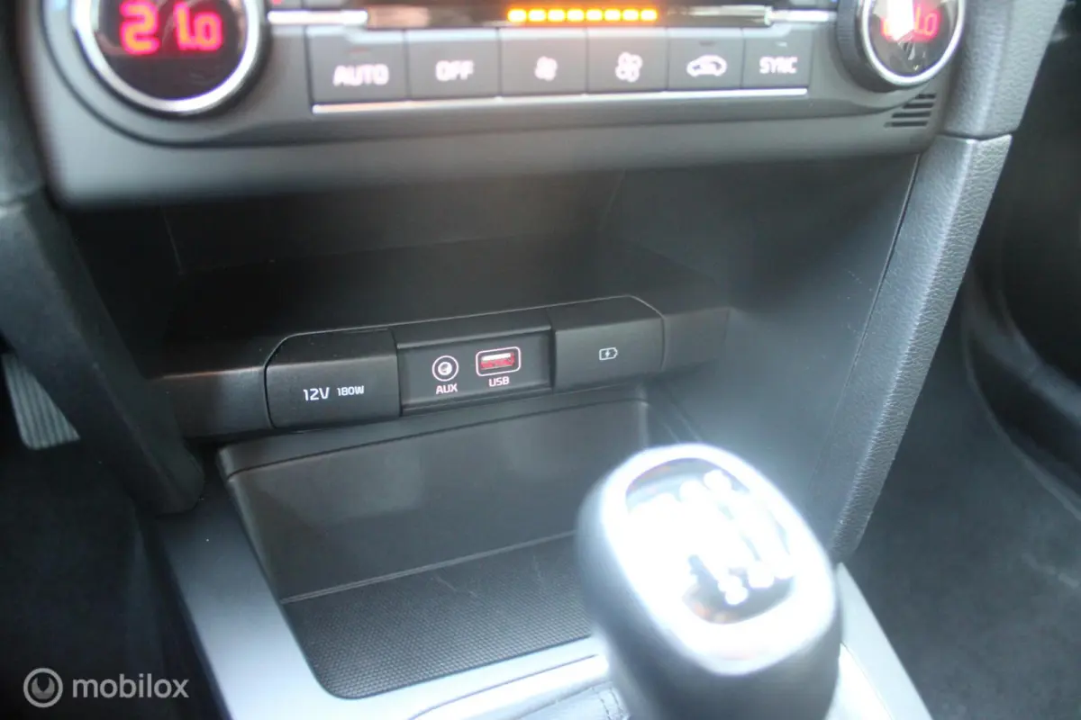 1.0 T-GDi DynamicLine 1e Eig NL Auto | 60.323 KM | Boekjes.