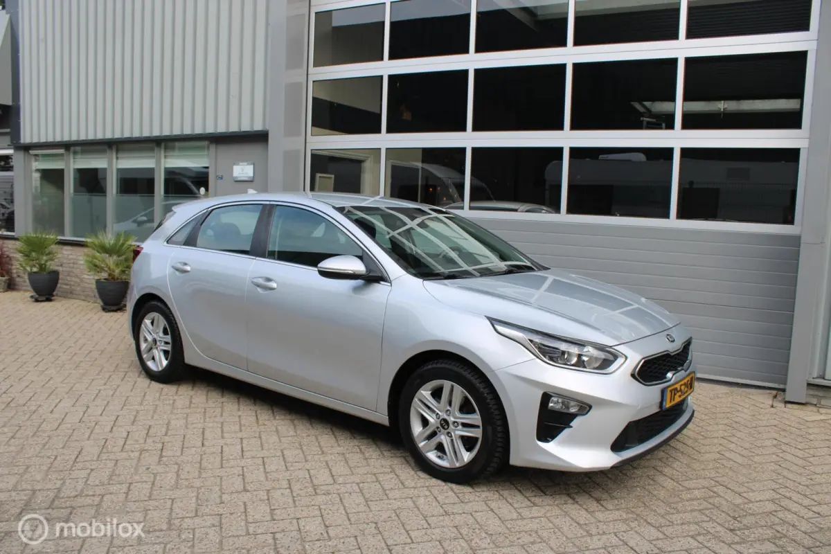 1.0 T-GDi DynamicLine 1e Eig NL Auto | 60.323 KM | Boekjes.