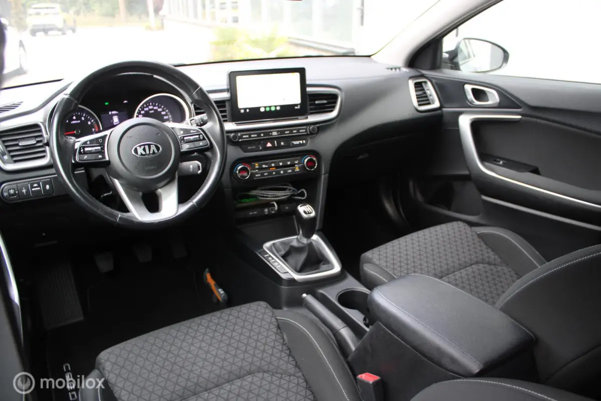 1.0 T-GDi DynamicLine 1e Eig NL Auto | 60.323 KM | Boekjes.