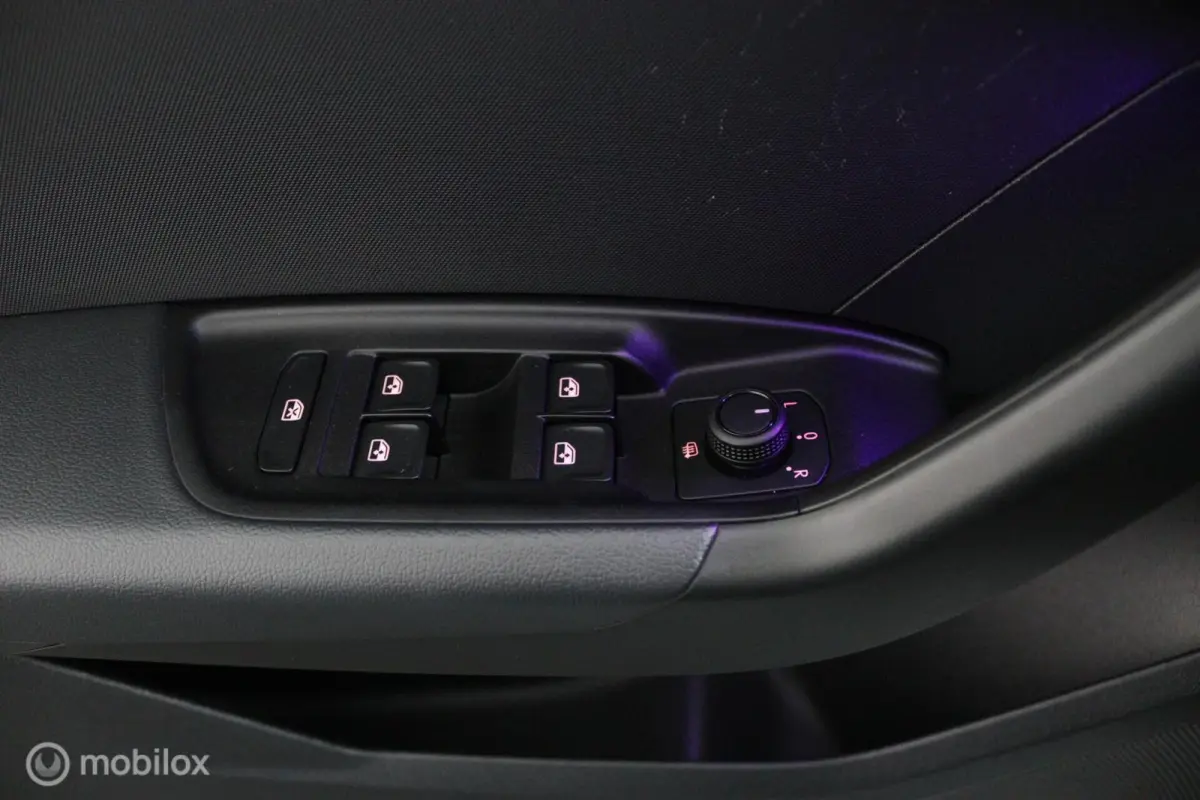 40 TFSI S line | APPLE CARPLAY | STOELVERWARMING | DIGITAL COCKPIT | KEYLESS