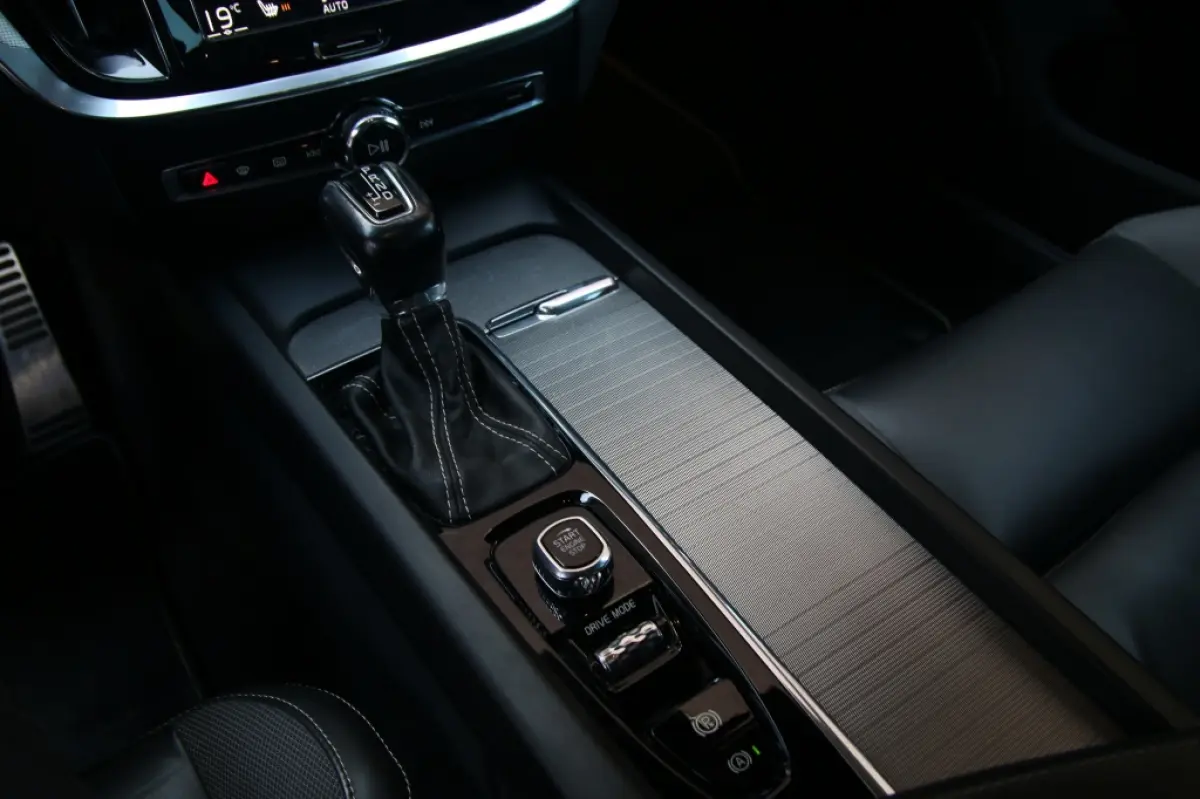 2.0 T4 R-Design Polestar engineered