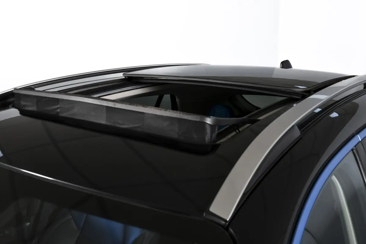 1.5 PHEV 261PK MY22 | 7.4 kWh Boordlader | 360 Camera |S/K-panodak | Adapt. Cruise | Memory | Elek. klep | LM 20" | 7184