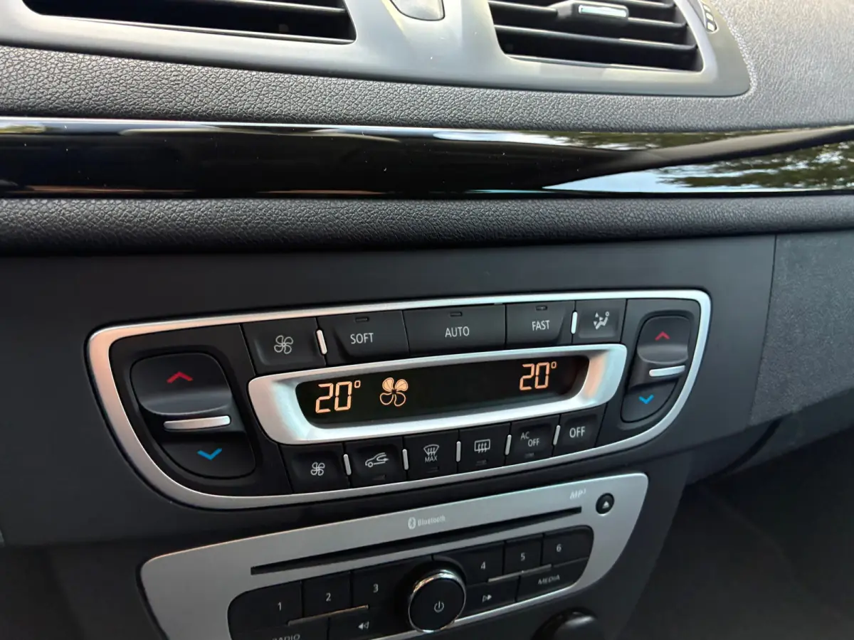 1.2 TCe Bose | Leder + Navi + Clima + Cruise nu €5.975,-!!