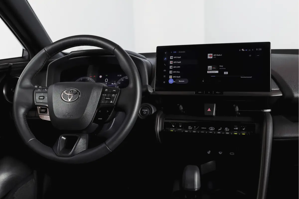 1.8 Hybrid 140 Dynamic | Dig. Cockpit | Adapt. Cruise | Winterpakket | PDC | Camera | NAV + App. Connect | ECC | DAB | LM 18" | 2473