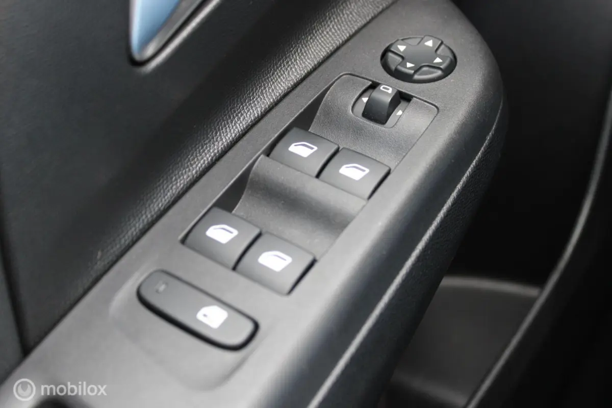 1.2 100 PK Turbo Elegance, App connect, Full led verlichting, Cruise, 4 Nieuwe banden, Half leer/stof, Lichtmetalen velgen