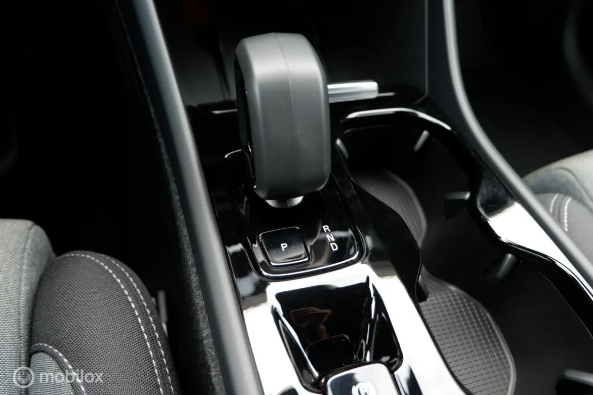 MY24 T4 211PK PLUG IN HYBRID PLUS DARK | HARMAN KARDON | CAMERA | THK | 19INCH