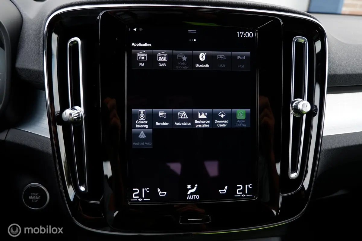 MY24 T4 211PK PLUG IN HYBRID PLUS DARK | HARMAN KARDON | CAMERA | THK | 19INCH