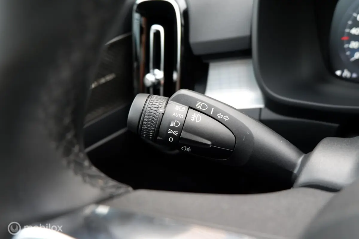 MY24 T4 211PK PLUG IN HYBRID PLUS DARK | HARMAN KARDON | CAMERA | THK | 19INCH