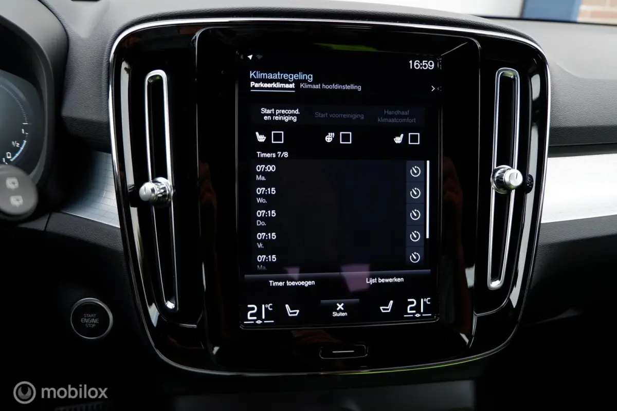 MY24 T4 211PK PLUG IN HYBRID PLUS DARK | HARMAN KARDON | CAMERA | THK | 19INCH