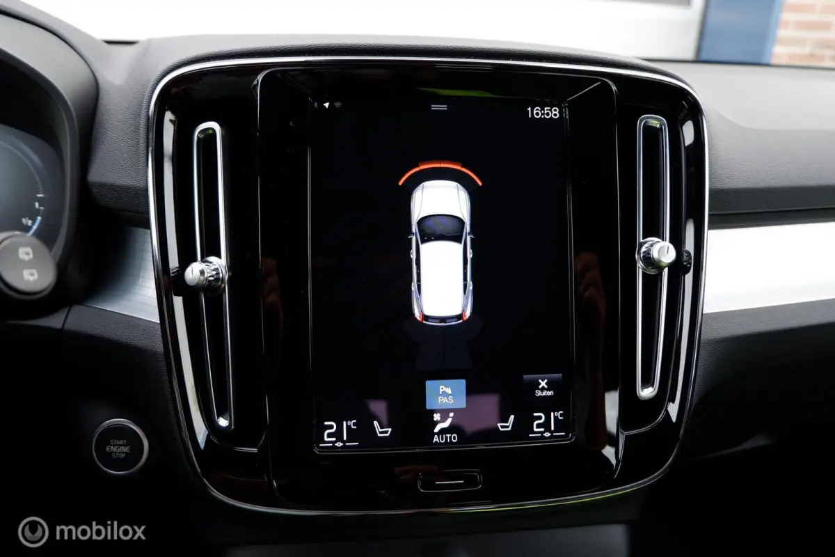 MY24 T4 211PK PLUG IN HYBRID PLUS DARK | HARMAN KARDON | CAMERA | THK | 19INCH