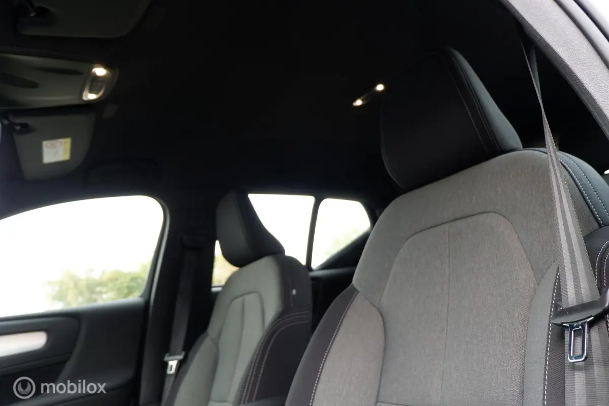 MY24 T4 211PK PLUG IN HYBRID PLUS DARK | HARMAN KARDON | CAMERA | THK | 19INCH