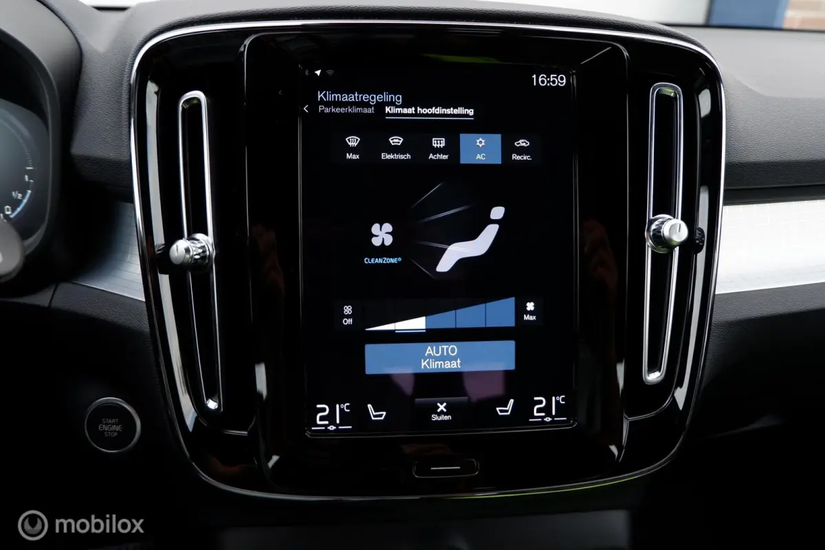 MY24 T4 211PK PLUG IN HYBRID PLUS DARK | HARMAN KARDON | CAMERA | THK | 19INCH