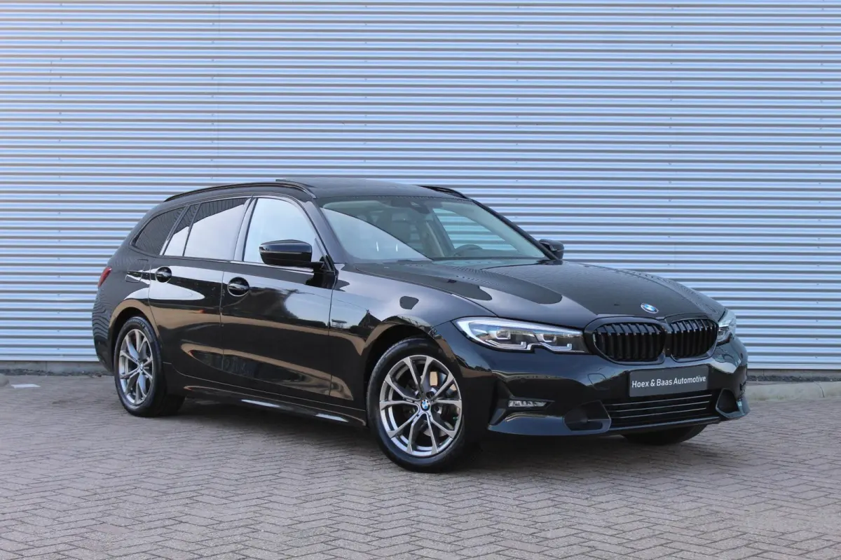320i High Executive Pano/Leder/Camera/Stoelverw