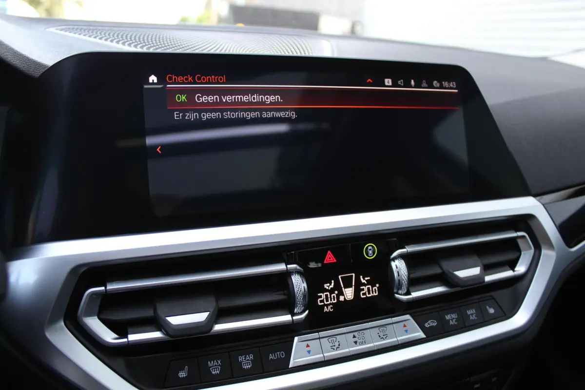 320i High Executive Pano/Leder/Camera/Stoelverw