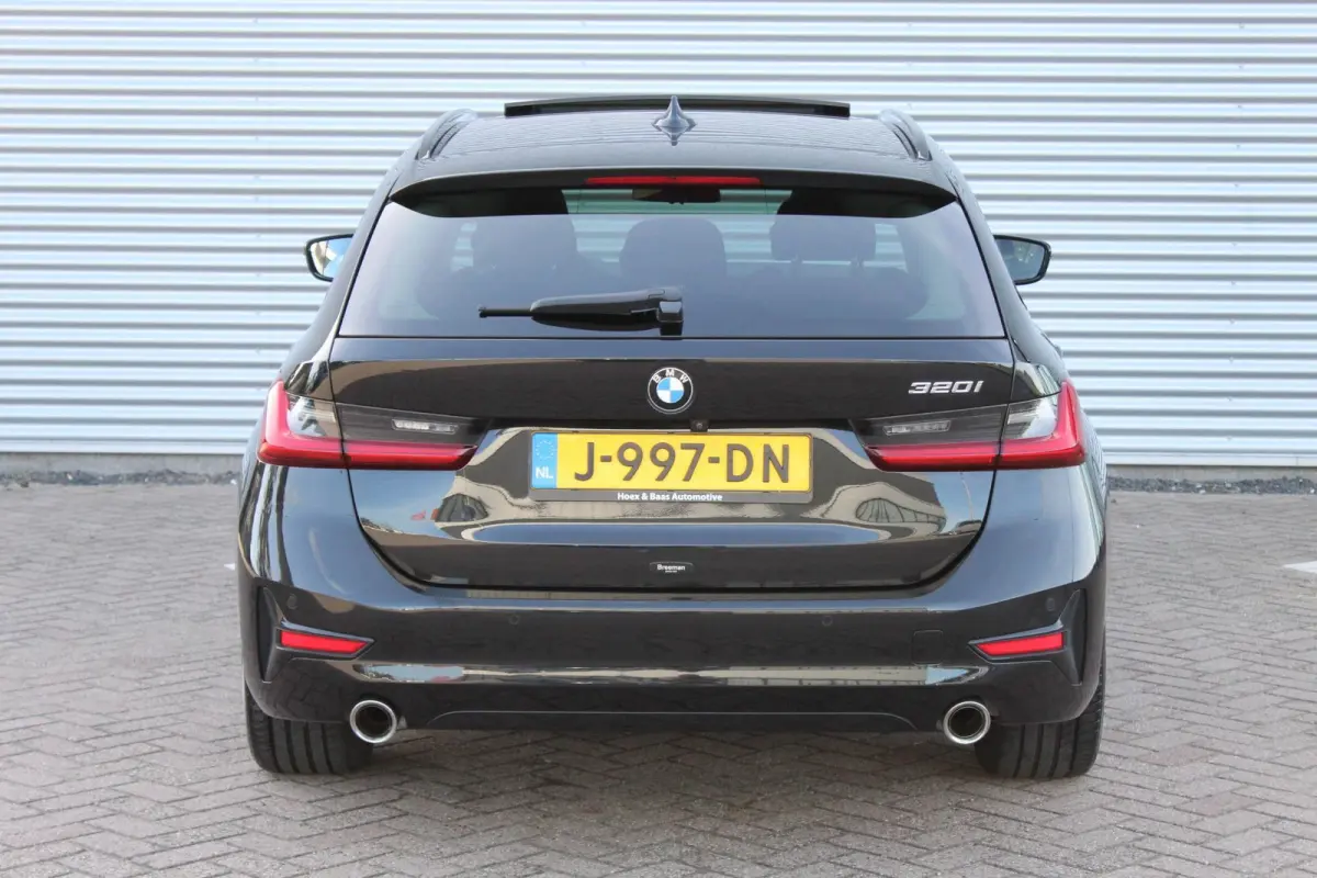 320i High Executive Pano/Leder/Camera/Stoelverw