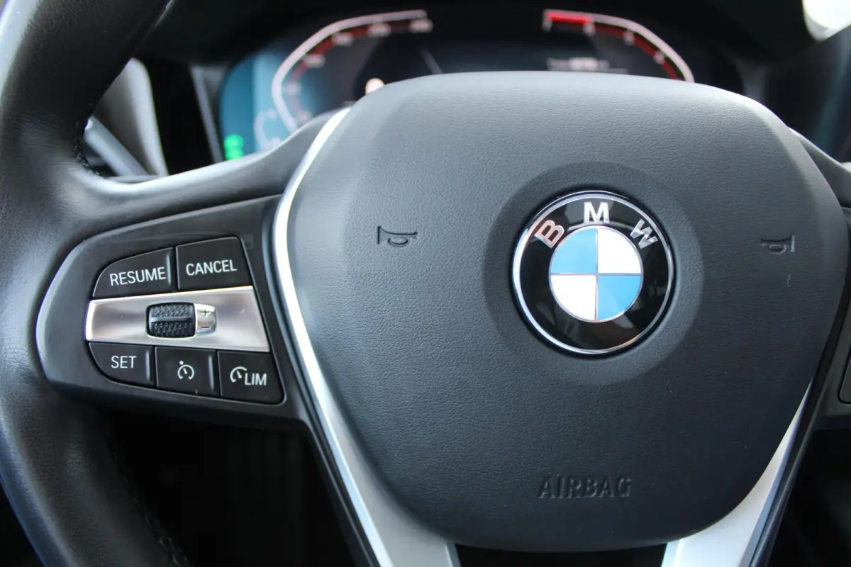320i High Executive Pano/Leder/Camera/Stoelverw