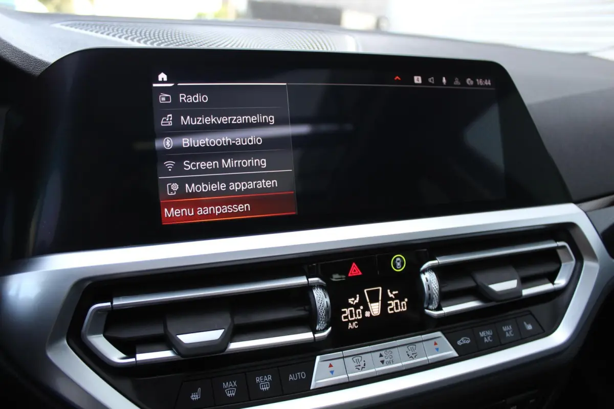 320i High Executive Pano/Leder/Camera/Stoelverw