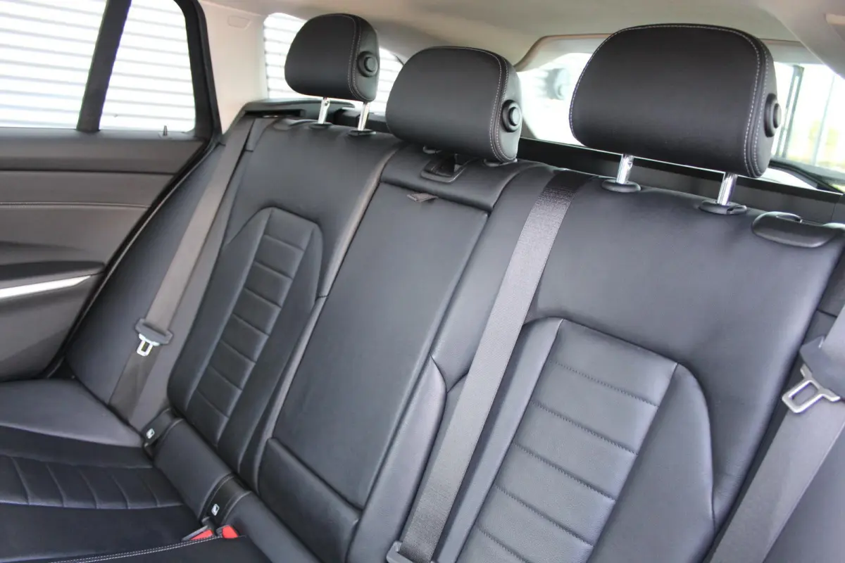 320i High Executive Pano/Leder/Camera/Stoelverw