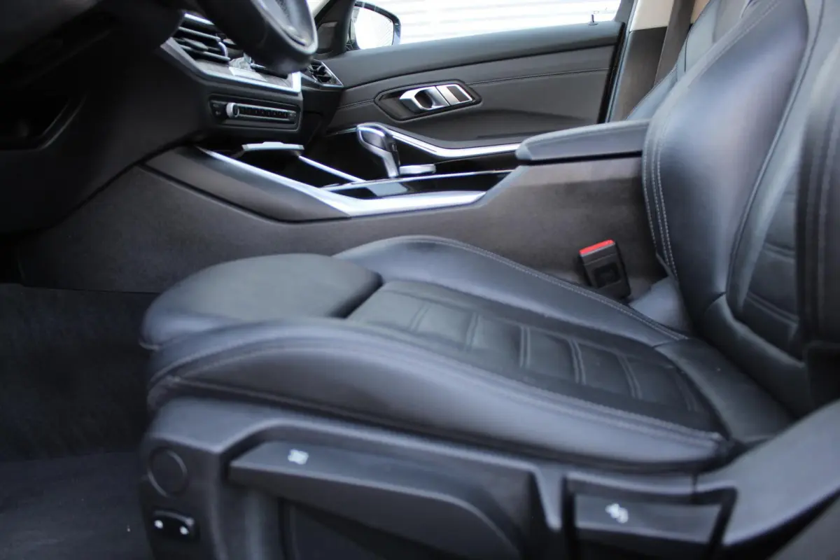 320i High Executive Pano/Leder/Camera/Stoelverw