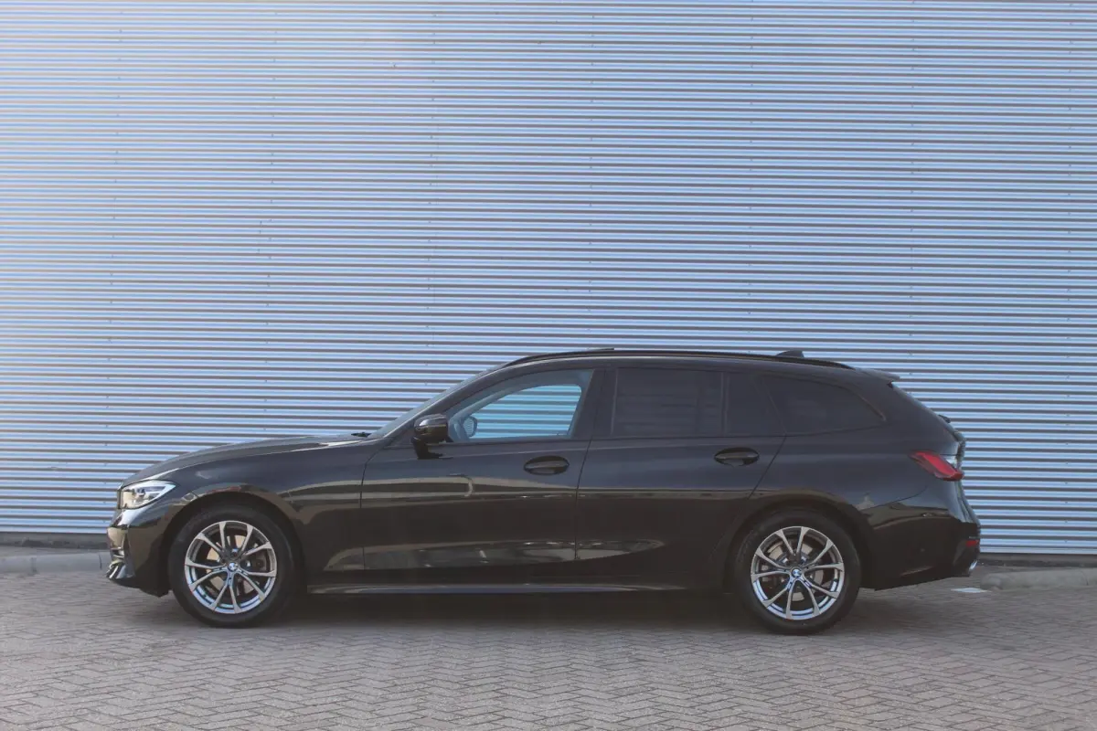 320i High Executive Pano/Leder/Camera/Stoelverw