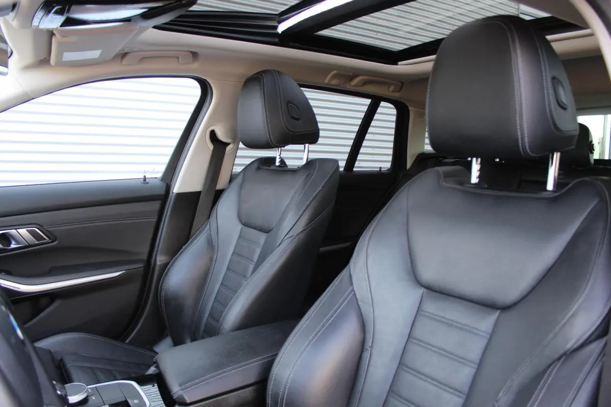 320i High Executive Pano/Leder/Camera/Stoelverw