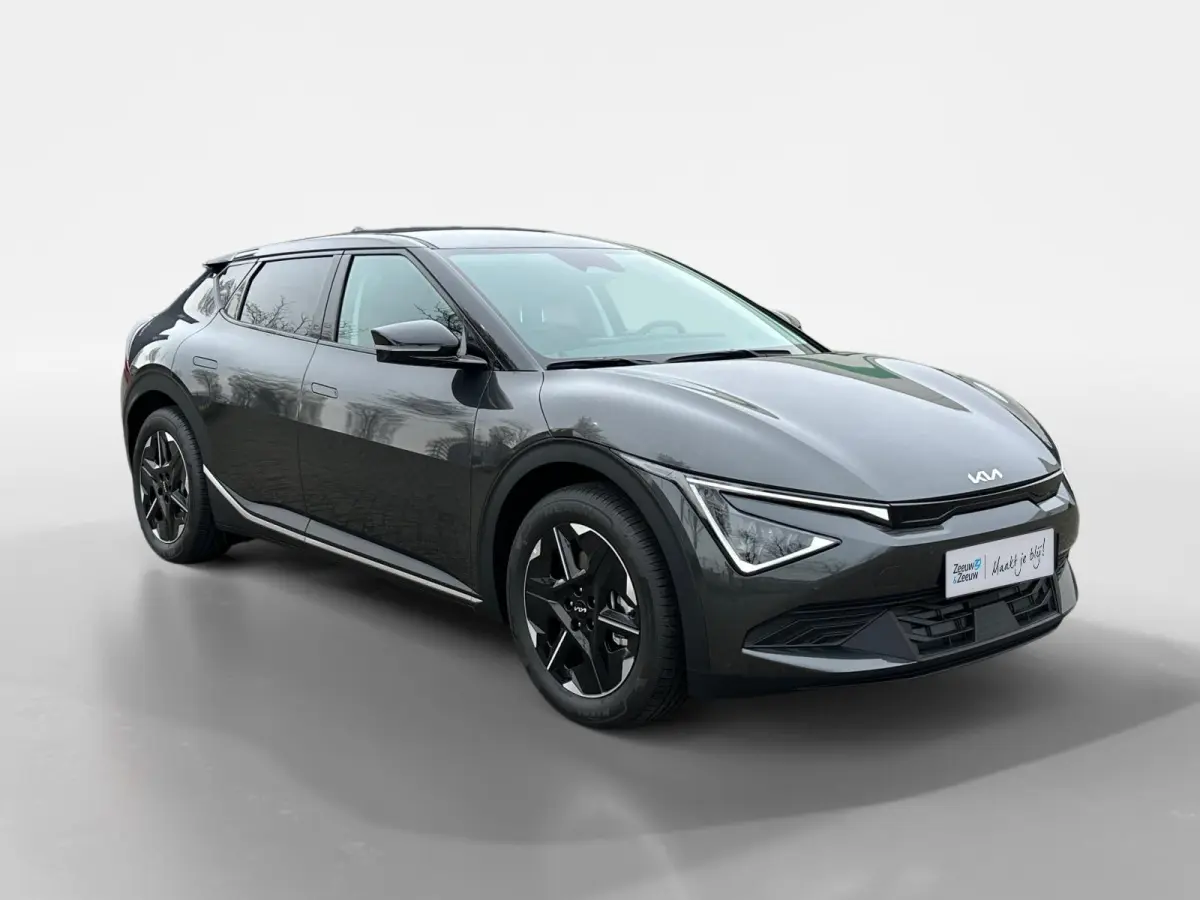 Light Edition 63 kWh | Demo | Navi | Clima | Adaptieve Cruise | Camera | Stuur-/Stoelverwarming | Privacy Glass | Apple Carplay | Android Auto