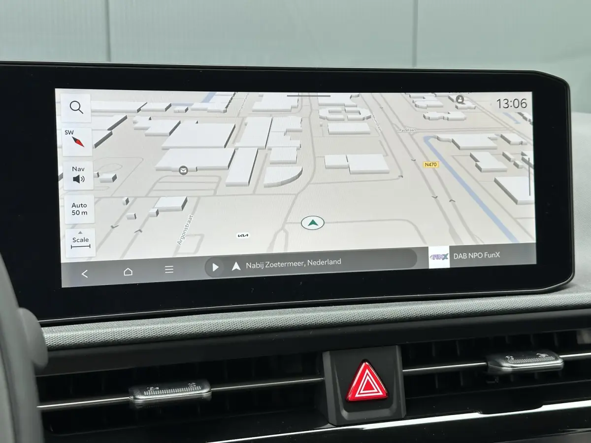 Light Edition 63 kWh | Demo | Navi | Clima | Adaptieve Cruise | Camera | Stuur-/Stoelverwarming | Privacy Glass | Apple Carplay | Android Auto
