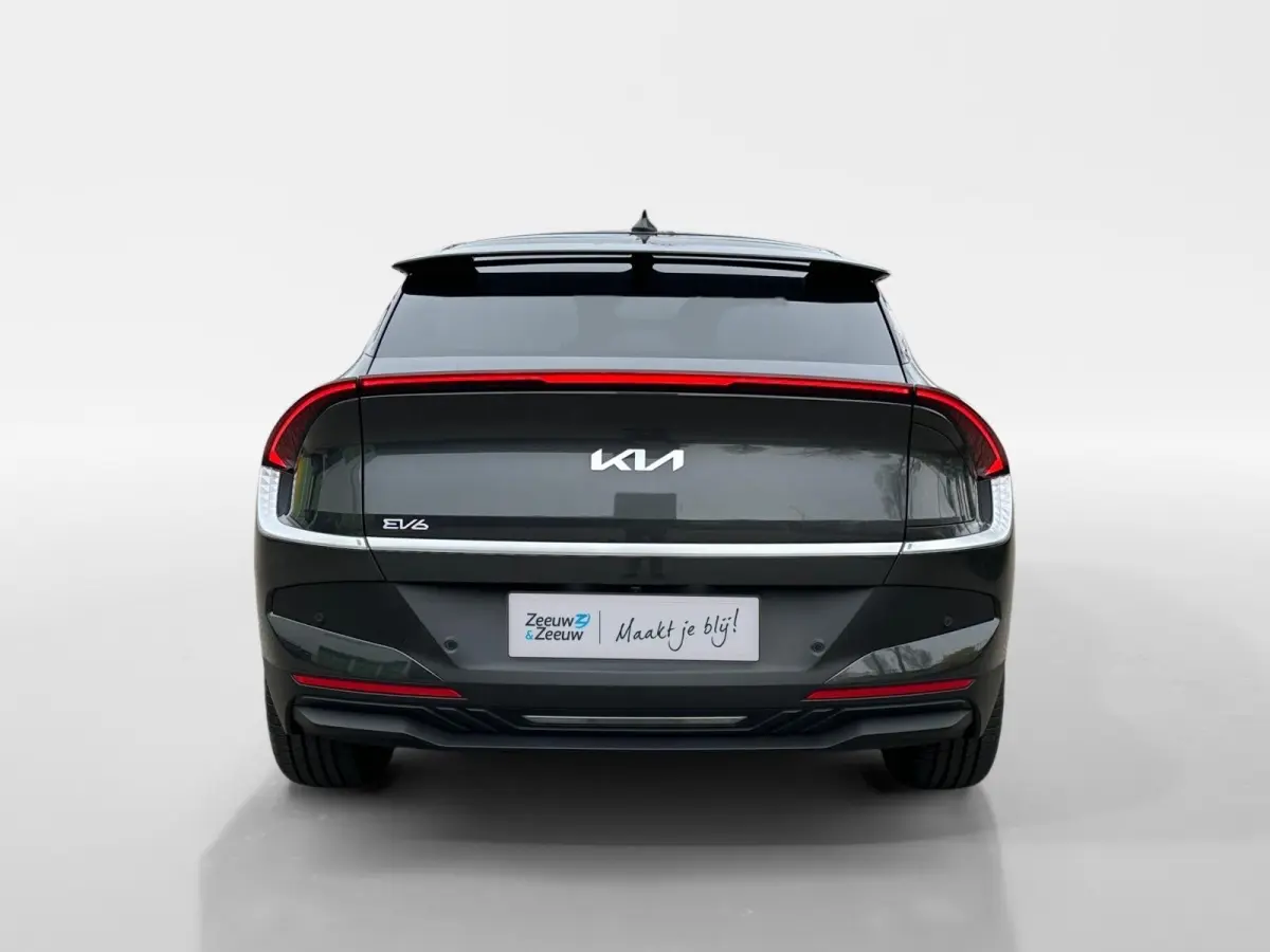 Light Edition 63 kWh | Demo | Navi | Clima | Adaptieve Cruise | Camera | Stuur-/Stoelverwarming | Privacy Glass | Apple Carplay | Android Auto