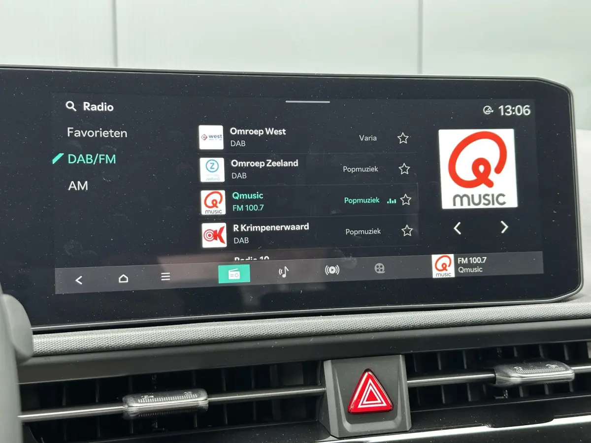 Light Edition 63 kWh | Demo | Navi | Clima | Adaptieve Cruise | Camera | Stuur-/Stoelverwarming | Privacy Glass | Apple Carplay | Android Auto