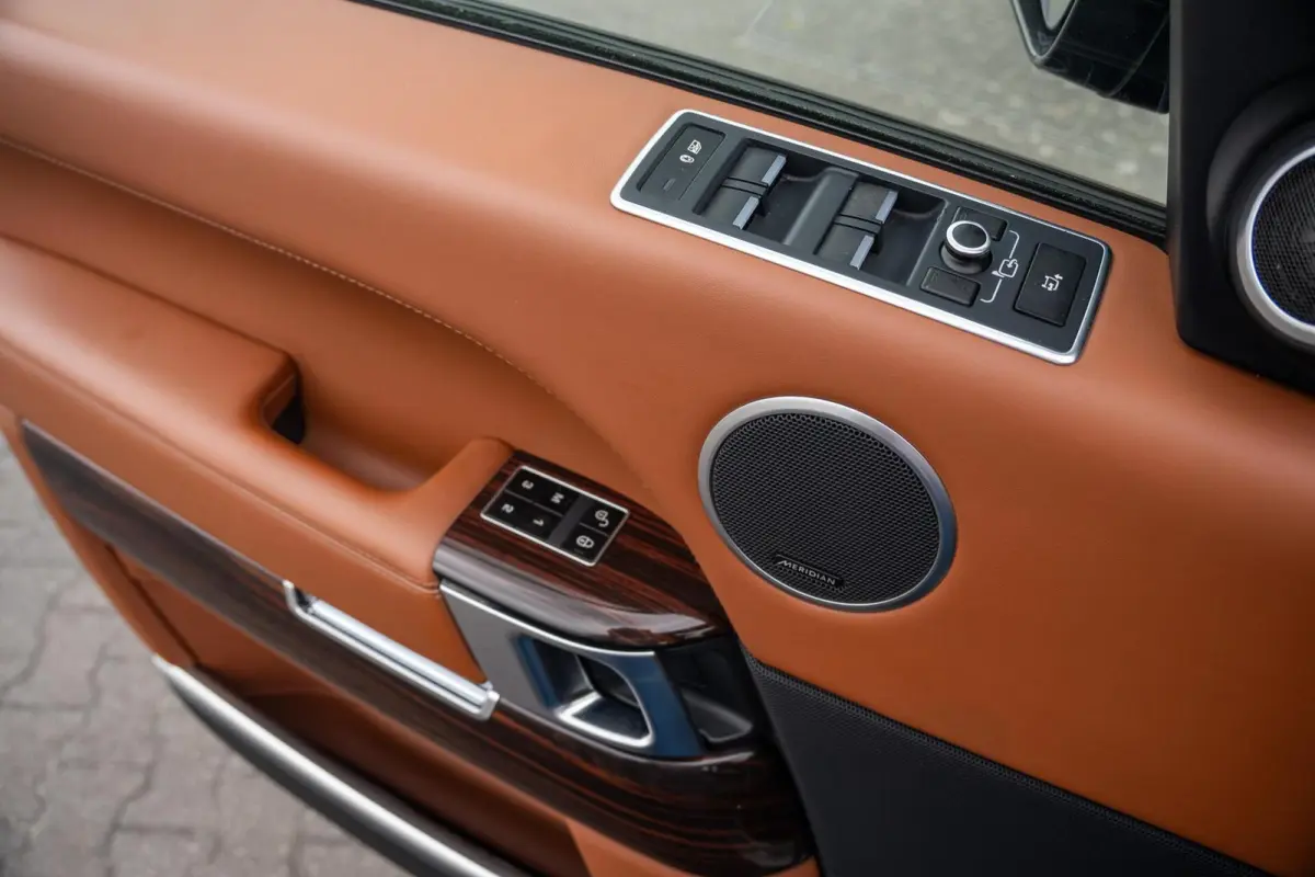 4.4 SDV8 Autobiography|4 Zitter|Prominent|Soft Close|Brembo|Alcantara|Panoramadak|Meridian|Minutieus Onderhouden|UNIEK