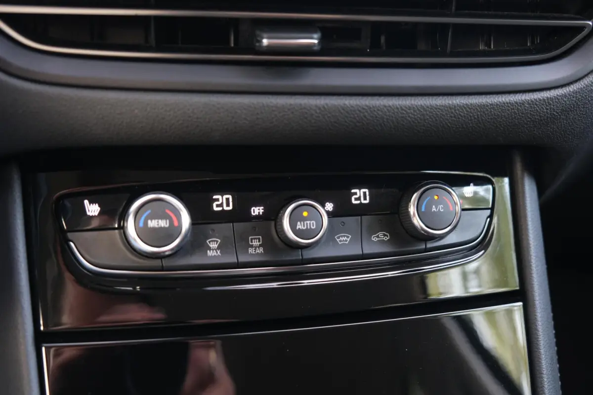 1.2 Turbo Level 4|Rijklaar!|Nieuwe Distributieriem|Stuur+Stoelverwarming|Carplay|AndroidAuto|Digitaal Dashboard|