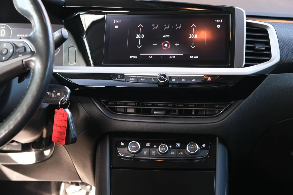 1.2 Turbo Level 4|Rijklaar!|Nieuwe Distributieriem|Stuur+Stoelverwarming|Carplay|AndroidAuto|Digitaal Dashboard|