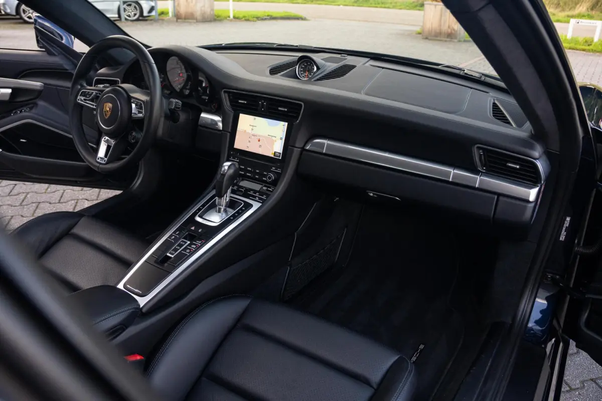991.2 3.0 Carrera 991.2 PDK | Org. NL | 2 eig. | BOSE | Sport Chrono | Panoramadak | Sportuitlaat | SportDesign | Dealer Onderhouden