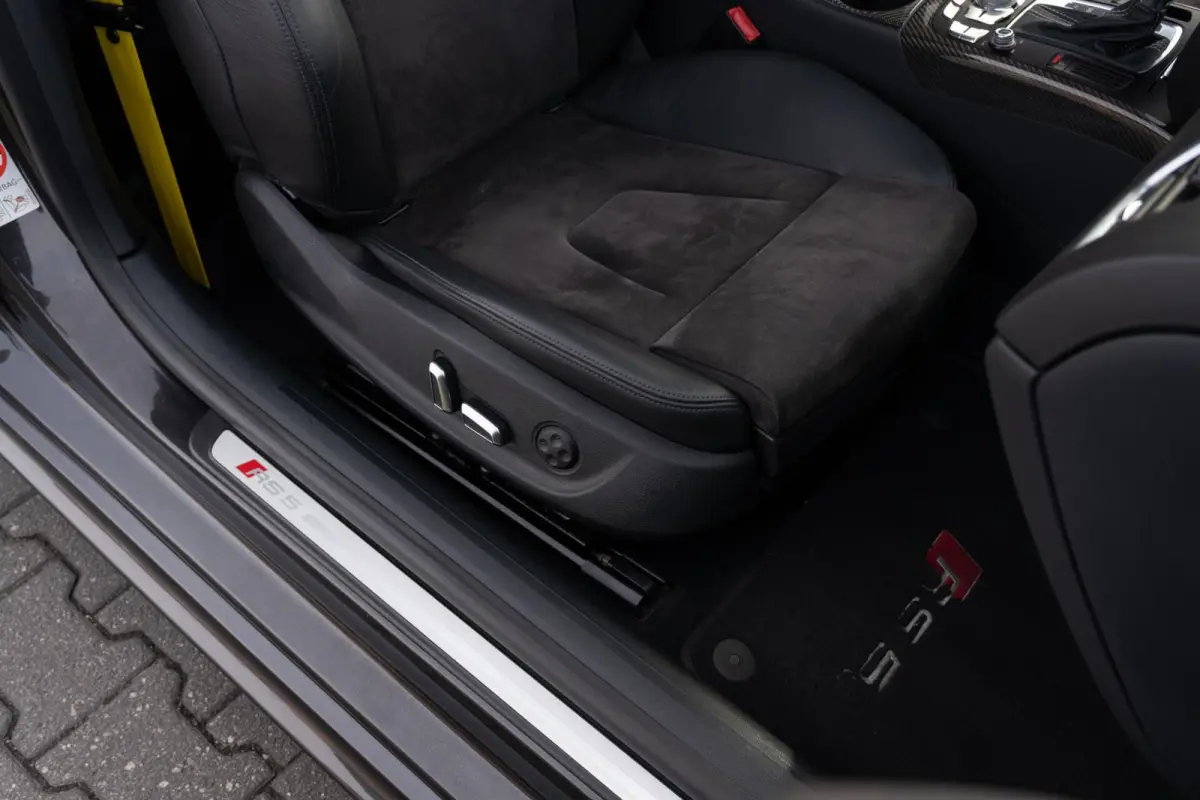4.2 V8 FSI RS5 Quattro|B&O|Audi Exclusive|DAB|Panoramadak|Carbon|RS Dynamic|Dealer Onderhouden