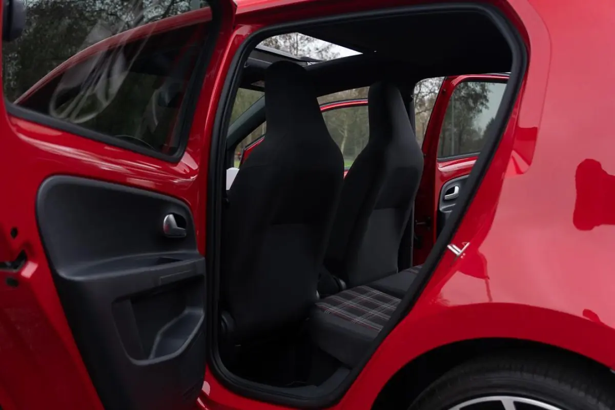 Up! 1.0 TSI GTI|1ste Eig.|5-deurs|Panoramadak|Airco|Stoelverwarming|6BAK|TornadoRood|Dealer Onderhouden